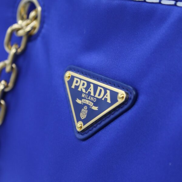 Prada in tela vela blu borsa a spalla