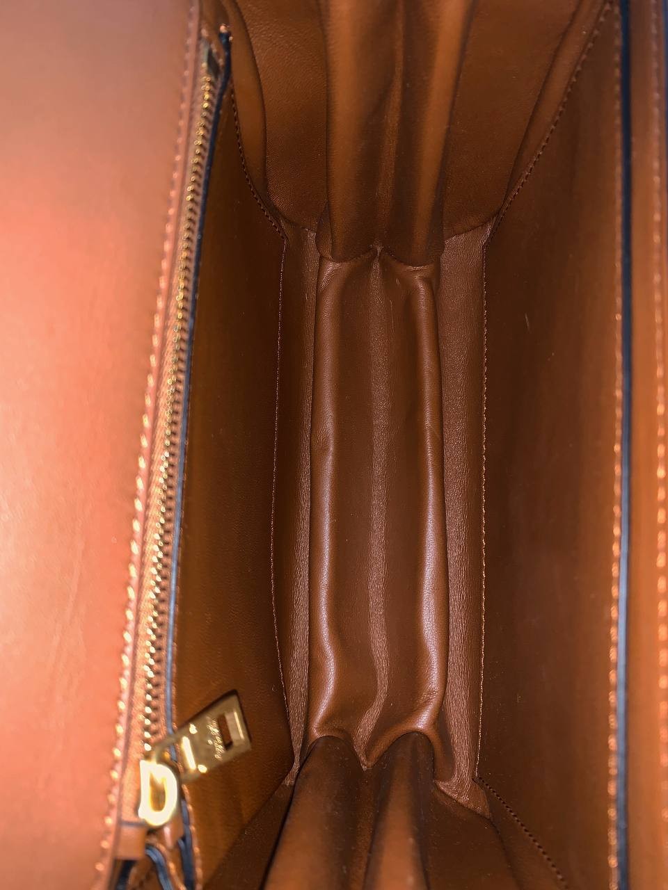 Borsa Valentino Garavani Stud Sign in pelle thumb