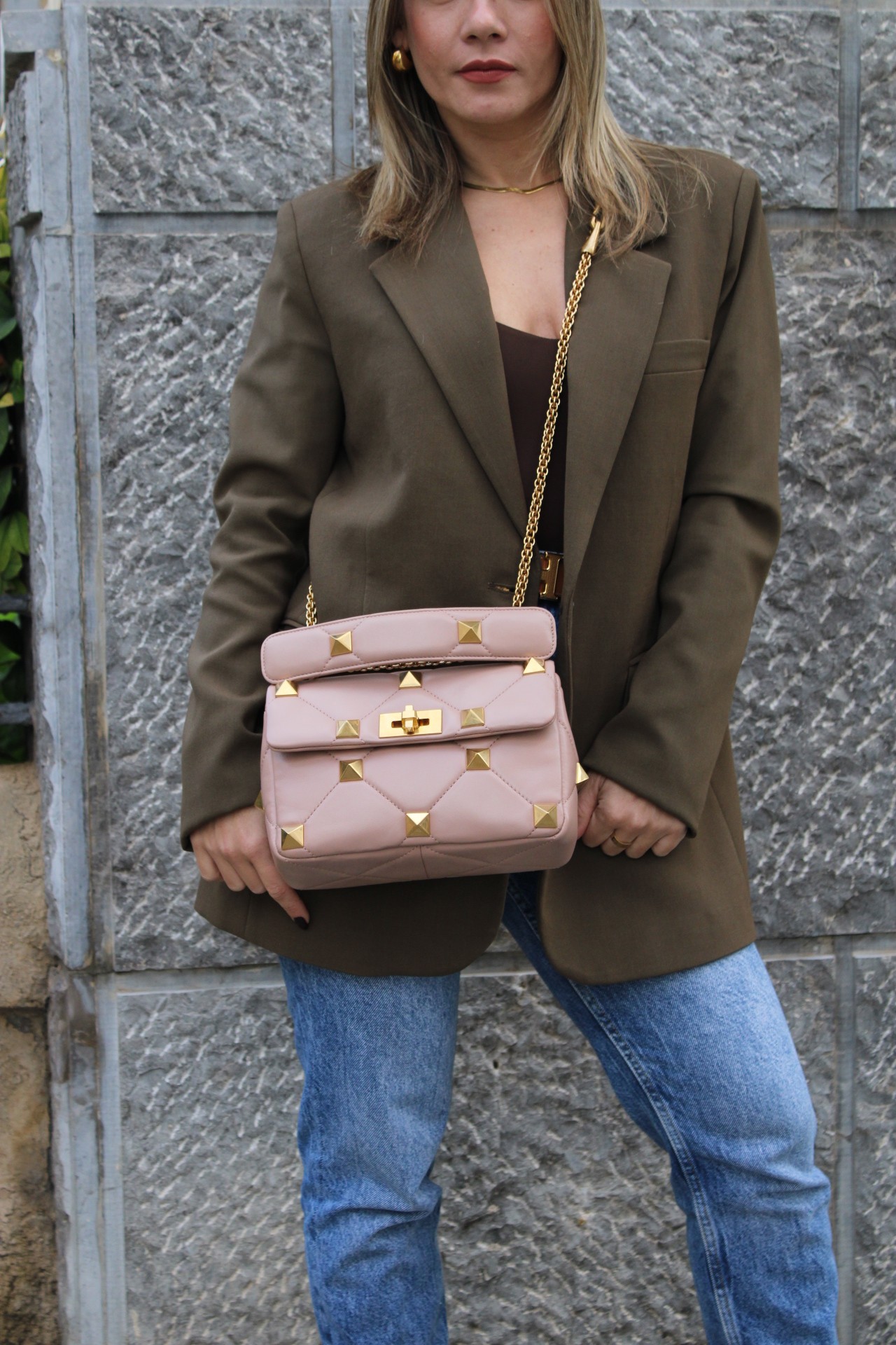 Borsa Valentino Roman Stud in Pelle Rosa Cipria thumb