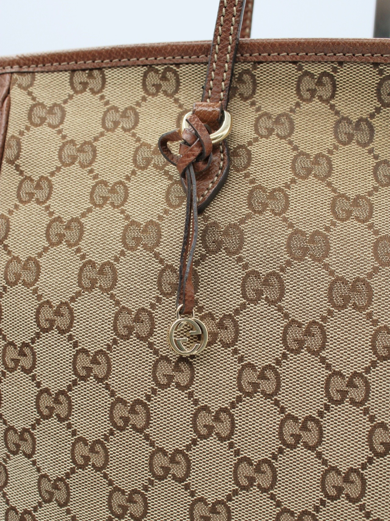 Shopper Gucci in tessuto GG e pelle thumb