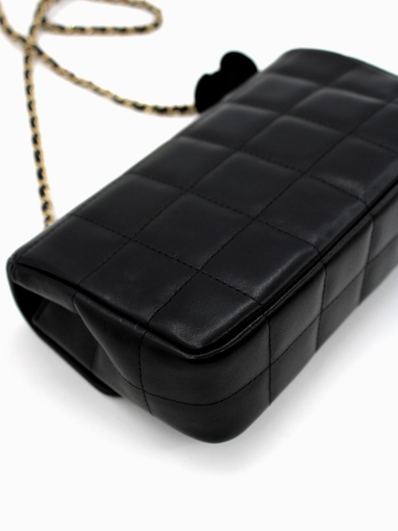 Borsa Chanel Chocolate Bar Camelia in Pelle Nera thumb