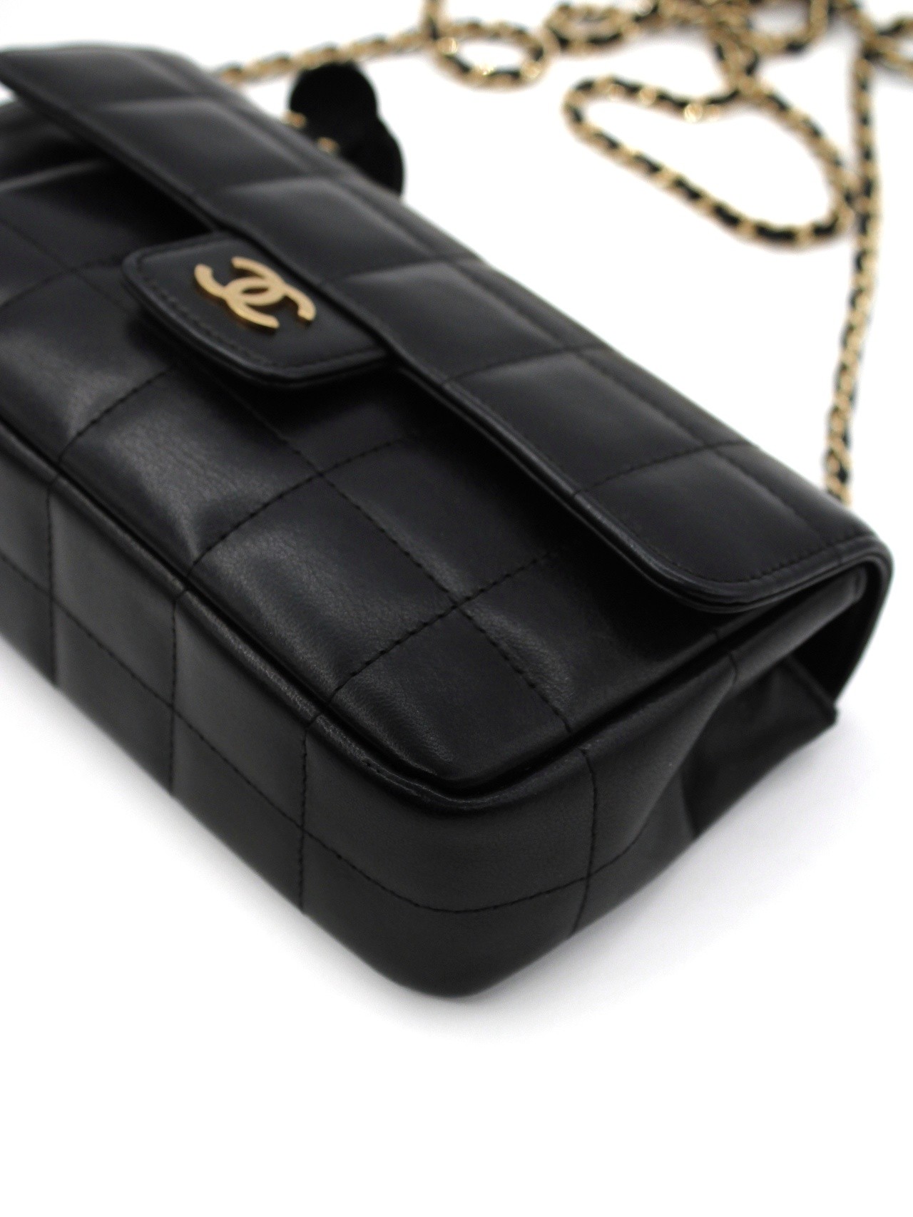 Borsa Chanel Chocolate Bar Camelia in Pelle Nera thumb