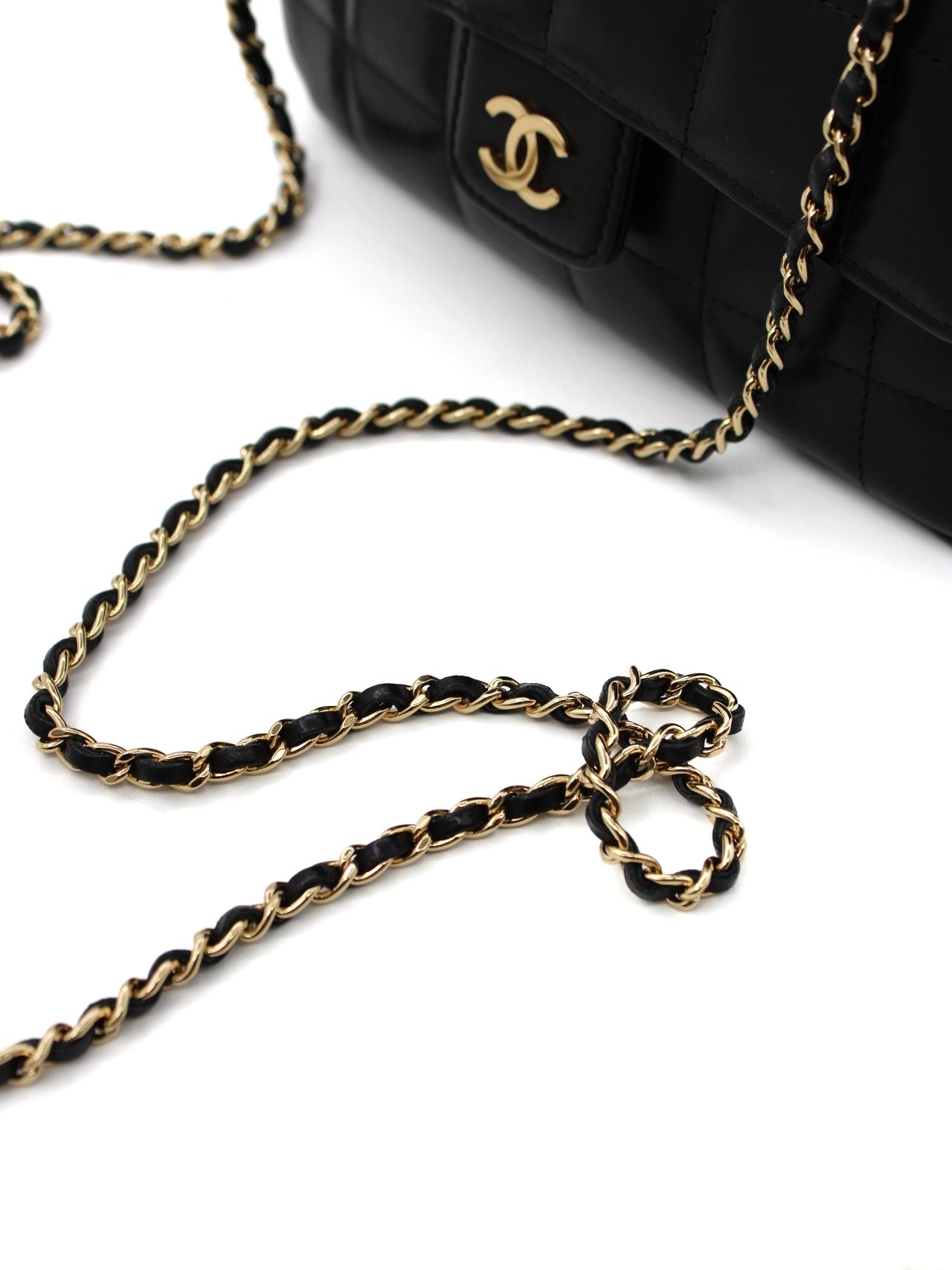 Borsa Chanel Chocolate Bar Camelia in Pelle Nera thumb