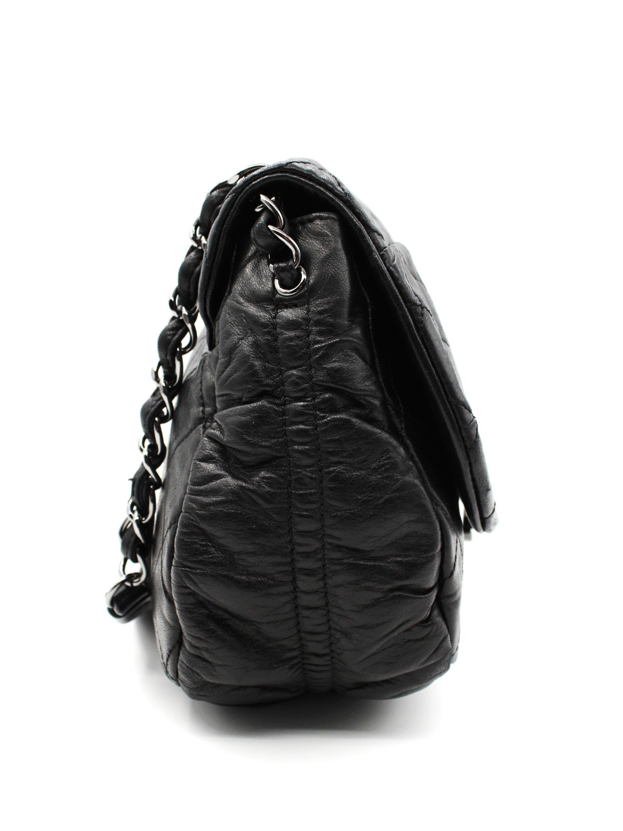 Borsa Chanel Hobo in pelle nera con charm CC thumb