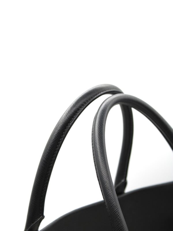 Borsa Prada in pelle Saffiano nera