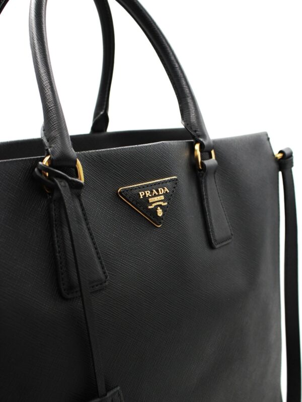 Borsa Prada in pelle Saffiano nera