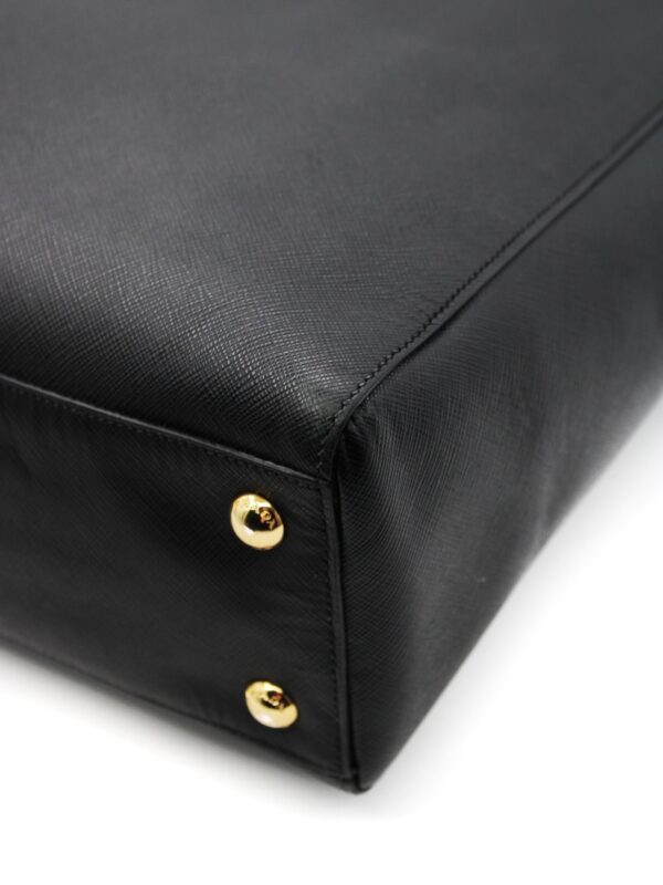 Borsa Prada in pelle Saffiano nera