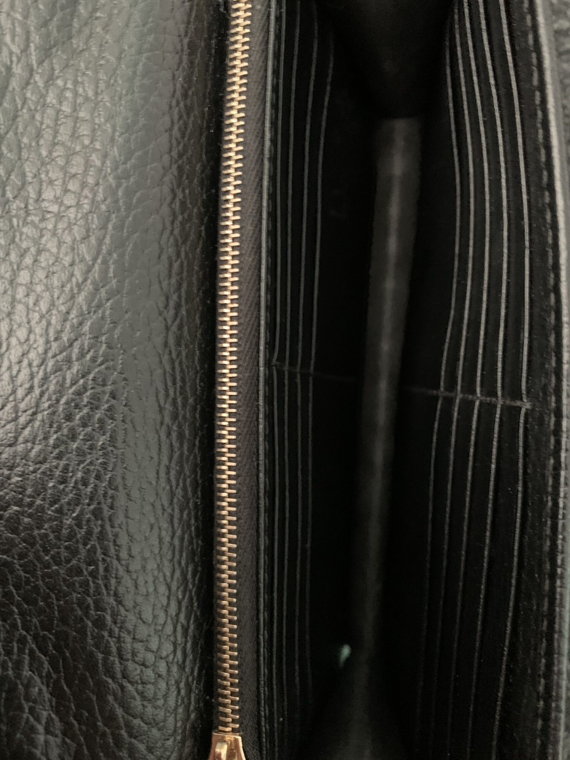 Tracolla Gucci Interlocking in Pelle Martellata Nera thumb