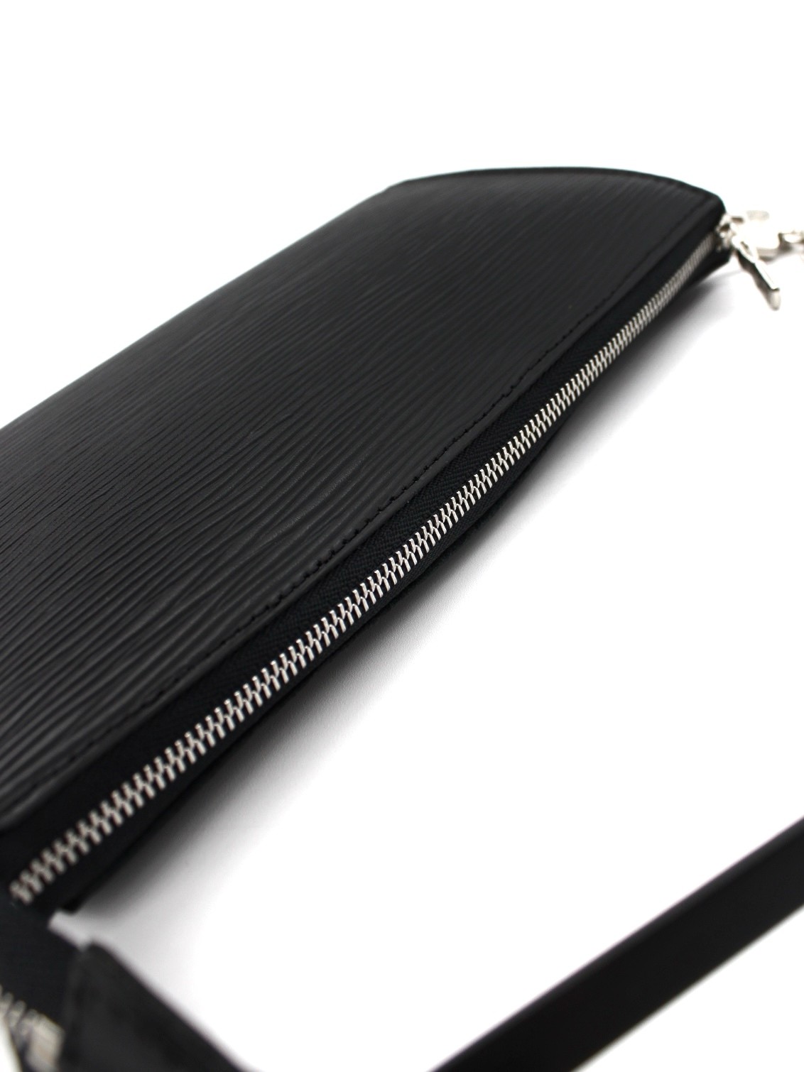 Pochette Louis Vuitton in Pelle Epi Nera thumb
