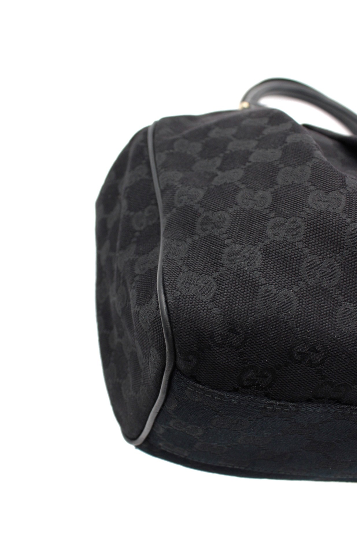 Borsa Gucci Sukey In Tessuto GG e Pelle Nera thumb