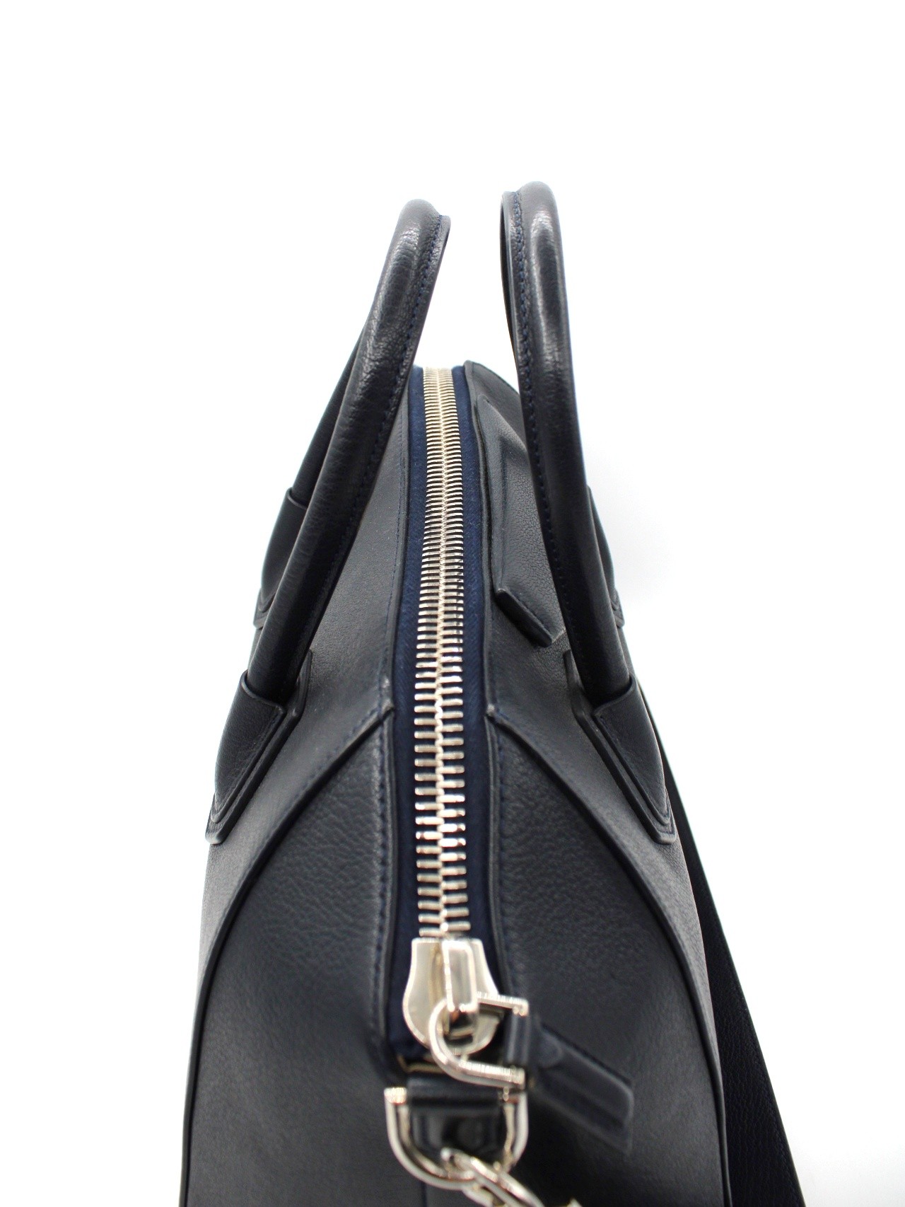 Borsa Givenchy Antigona in pelle blu notte thumb