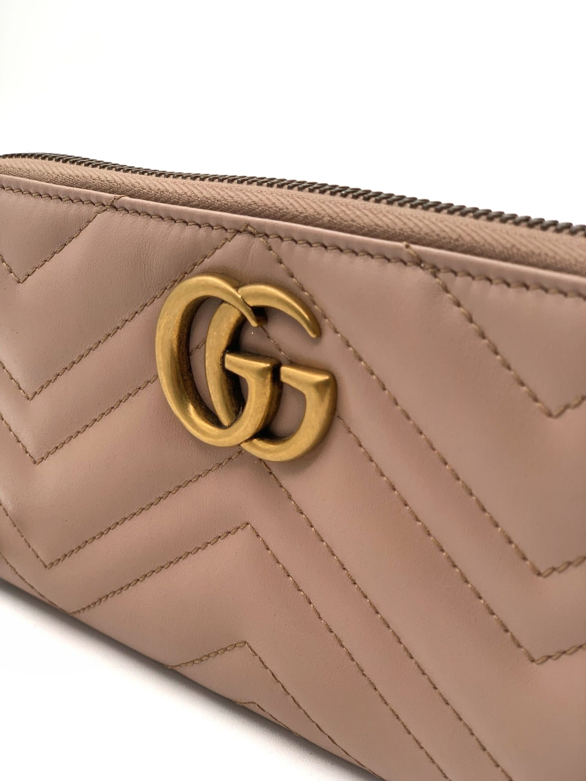 Portafoglio Gucci Marmont In Pelle Matelassè thumb