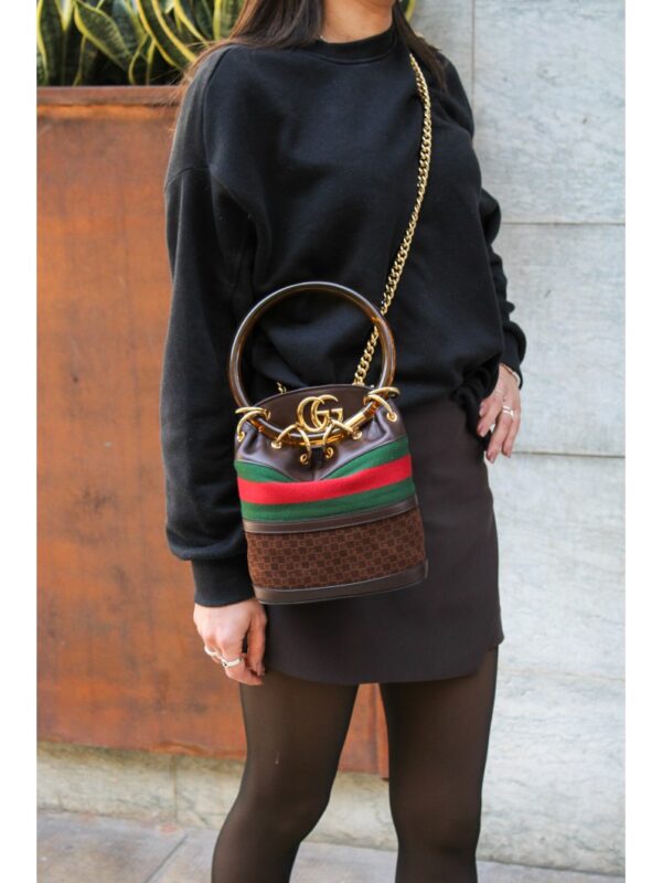 Secchiello Gucci GG Marmont in velvet e pelle