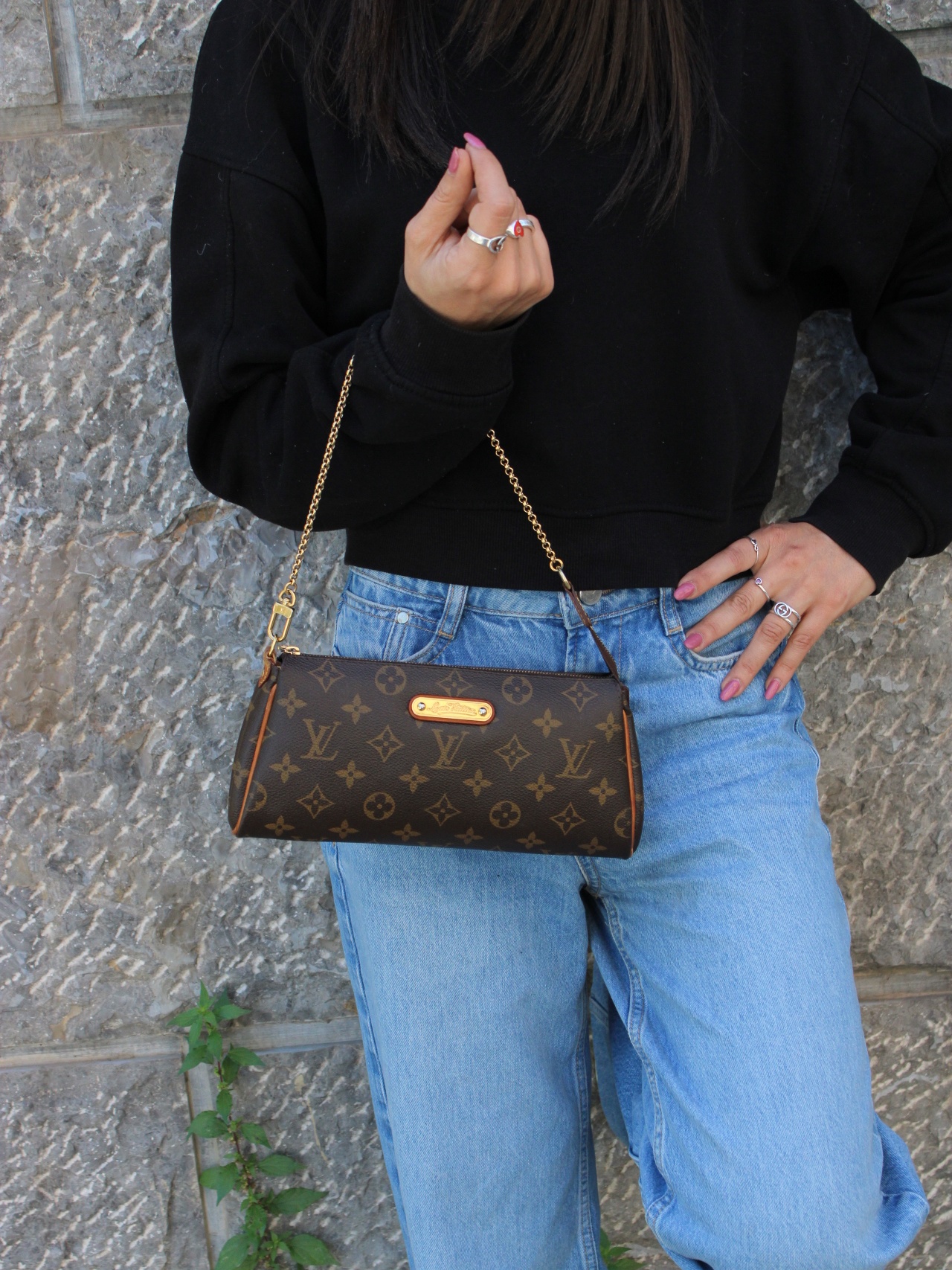 Pochette Louis Vuitton Eva In Monogram thumb