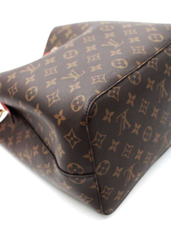 Borsa Louis Vuitton NéoNoé MM in monogram ed inserti rossi