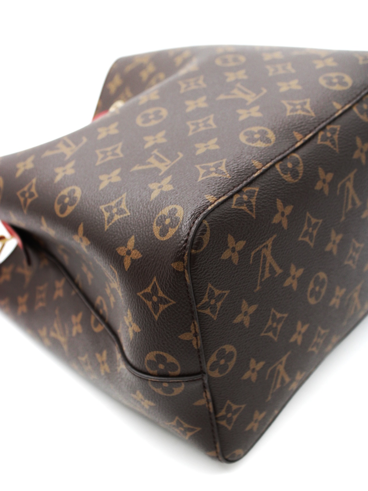 Borsa Louis Vuitton NéoNoé MM in monogram ed inserti rossi thumb