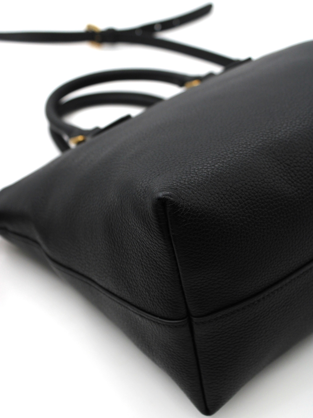 Shopper Prada in pelle nera martellata thumb