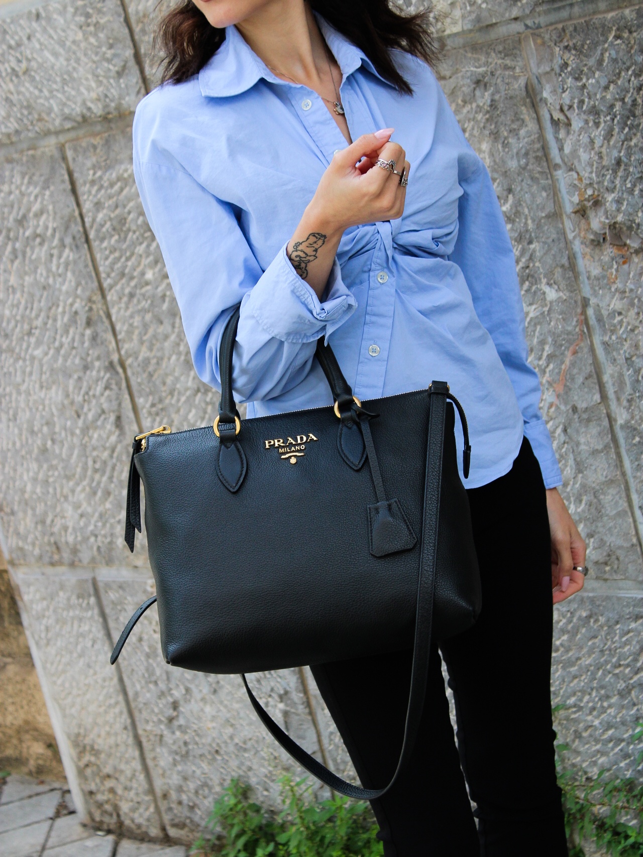 Shopper Prada in pelle nera martellata thumb