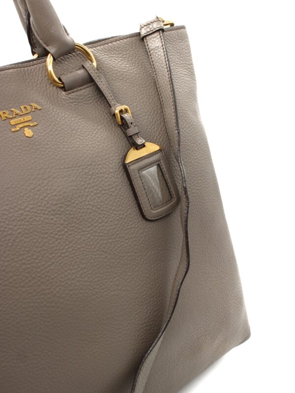 Shopper Prada in pelle martellata