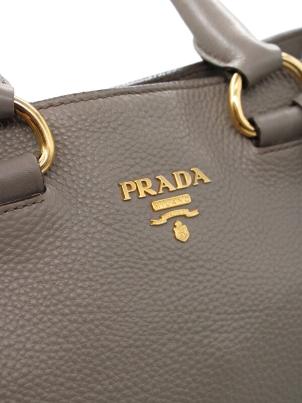 Shopper Prada in pelle martellata