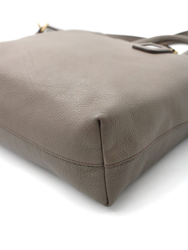Shopper Prada in pelle martellata