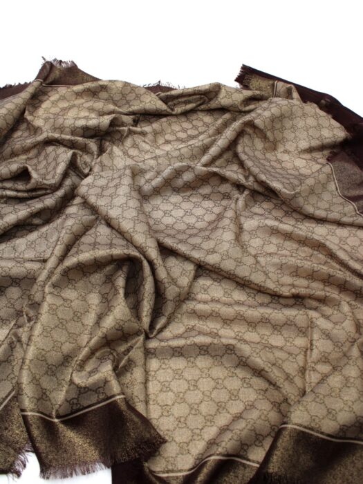 Scialle Gucci in Lana GG Jacquard Lucido