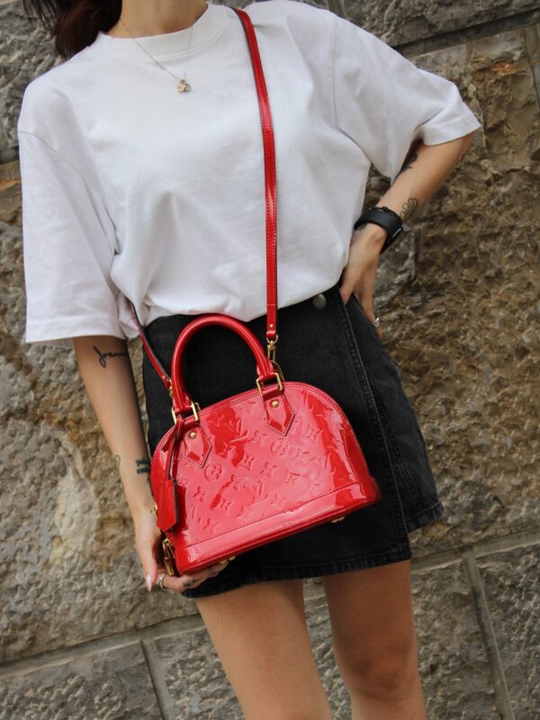 Borsa Louis Vuitton Alma BB in vernis