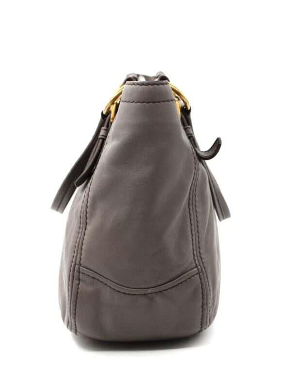 Borsa Prada a spalla grigia