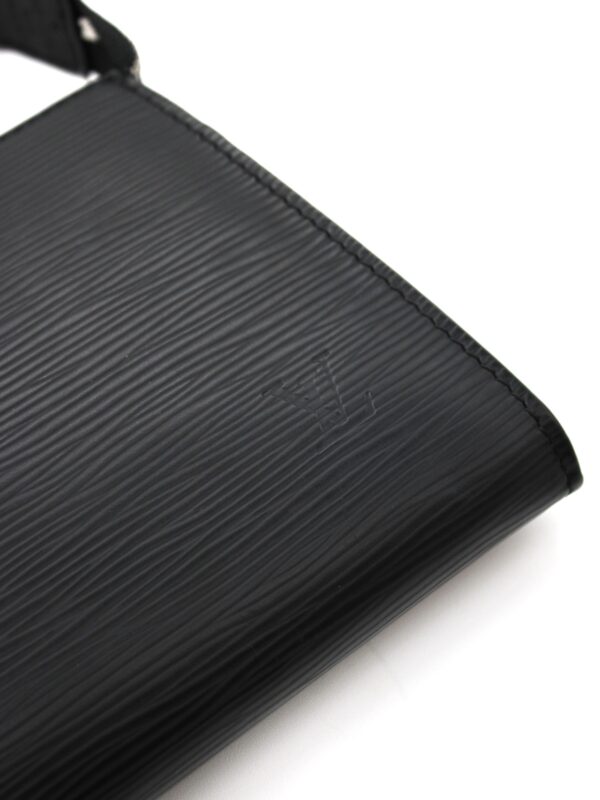 Privato: Pochette Louis Vuitton in pelle Epi