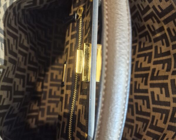 Borsa Fendi Peekaboo