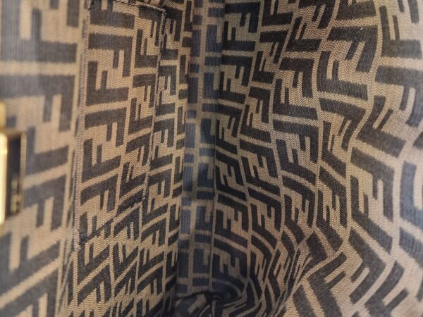 Borsa Fendi Peekaboo