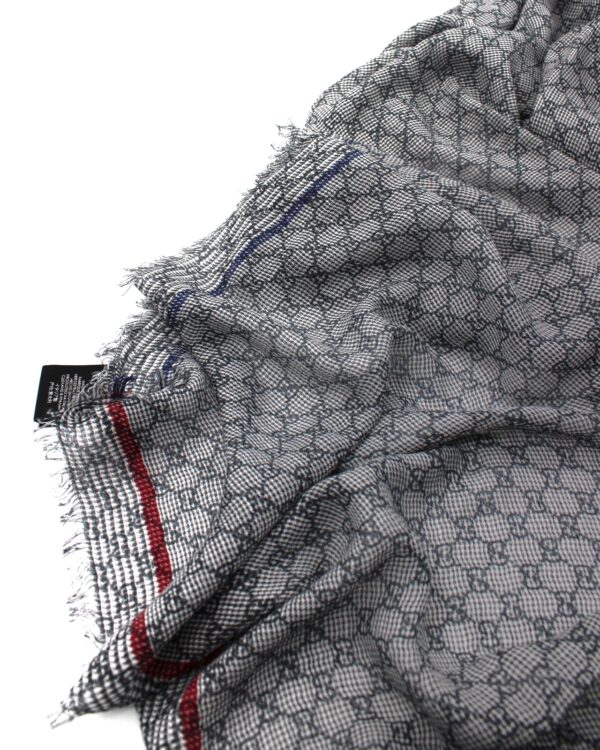 Privato: Scialle Gucci GG Blu
