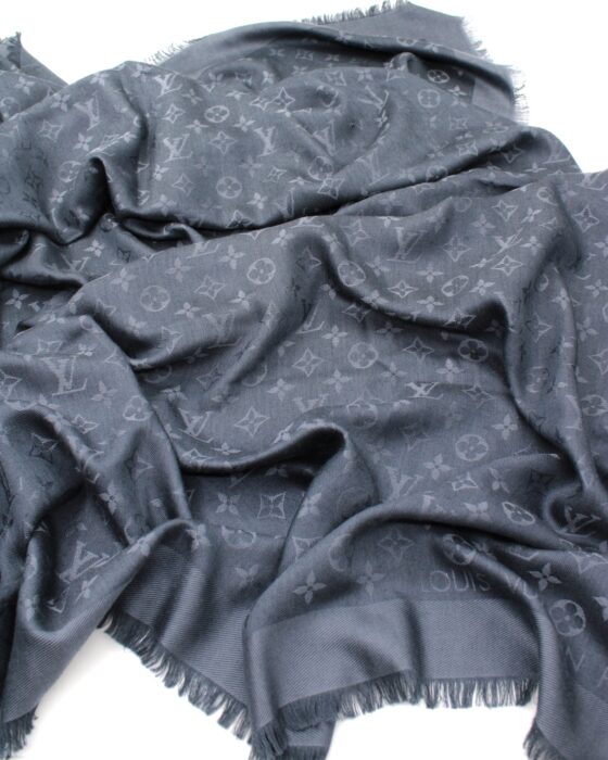 Privato: Scialle Louis Vuitton Carbone