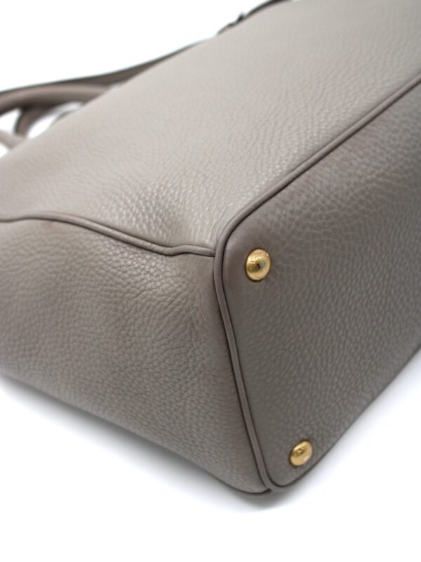 Privato: Shopper Prada in pelle martellata