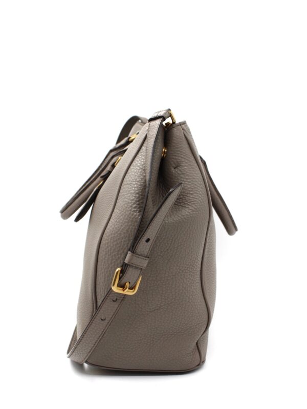 Privato: Shopper Prada in pelle martellata