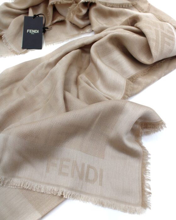 Scialle Fendi FF In Lana e Seta Beige