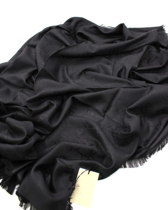 Scialle Gucci Nero In Lana e Seta jacquard con motivo GG