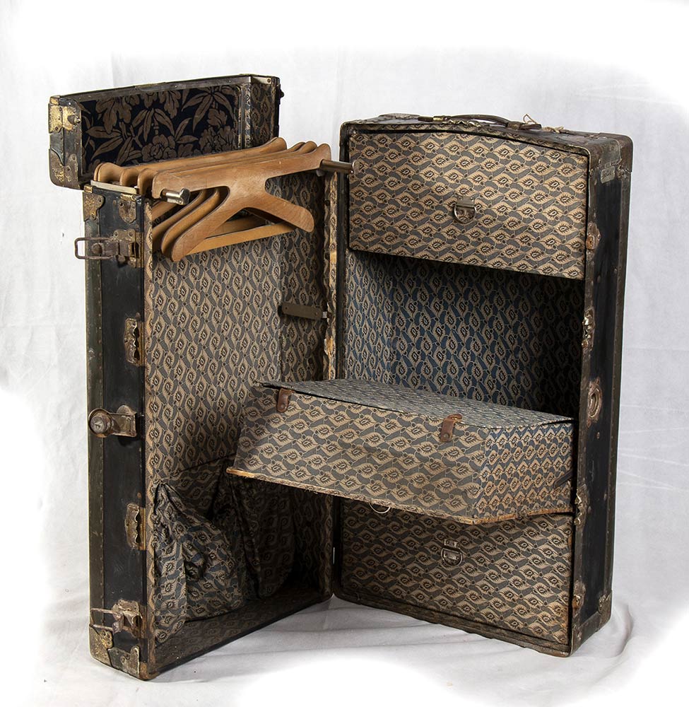 Baule porta abiti Prada