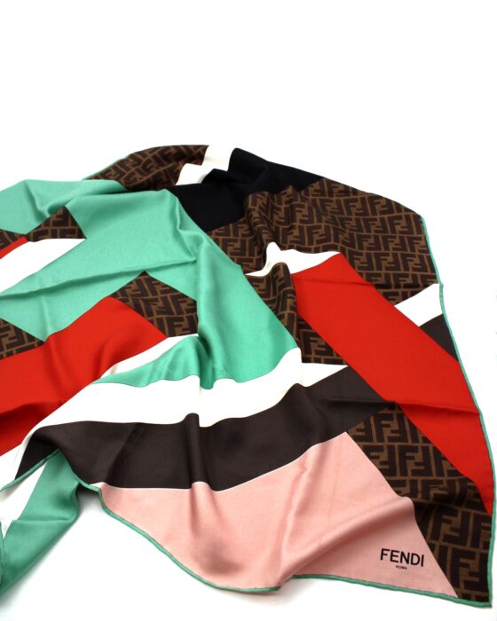 Privato: Foulard Fendi In Seta Multicolore